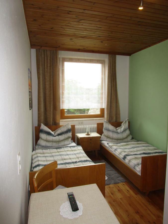 Hotel Dorfwirtshaus Rauch Eschabruck Exterior foto